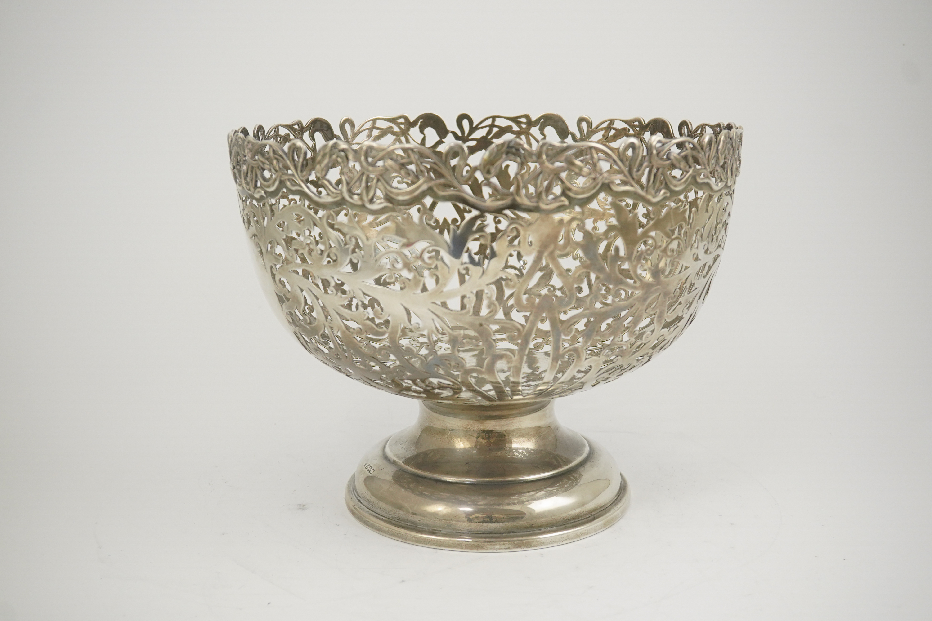 A large Edwardian pierced silver circular bowl, by James Deakin & Sons Ltd